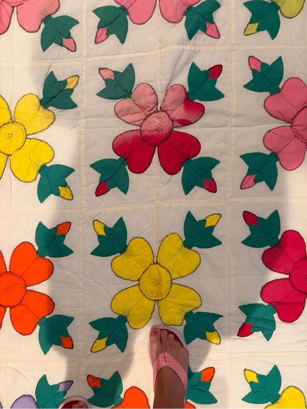 Hand Stitched Vintage Rose of Sharon Quilt. 80 x 80